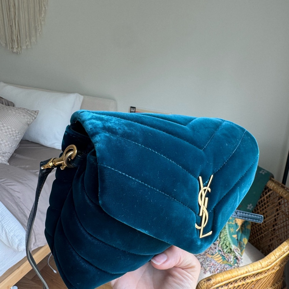 Authentic Saint Laurent YSL Velvet Lou Lou bag - Picture 4 of 11